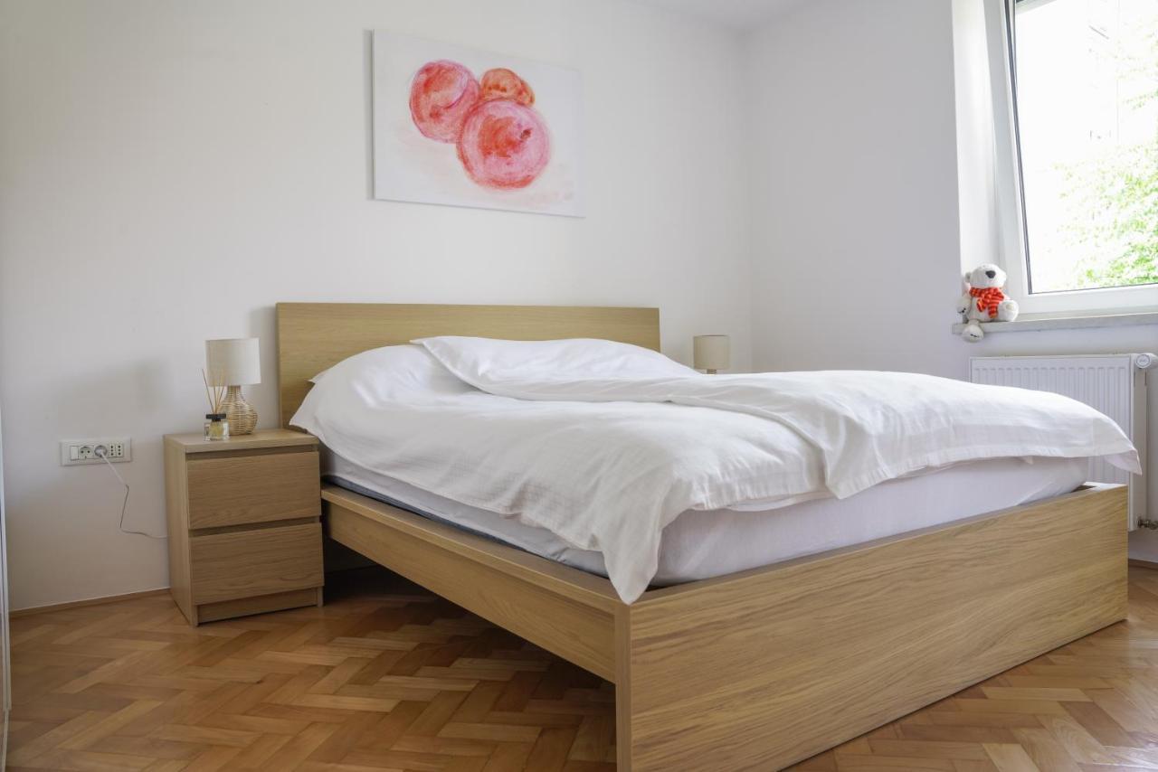 Bright Apartment Ljubljana Eksteriør bilde